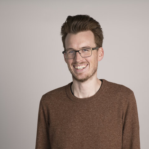 Andrew Mills headshot